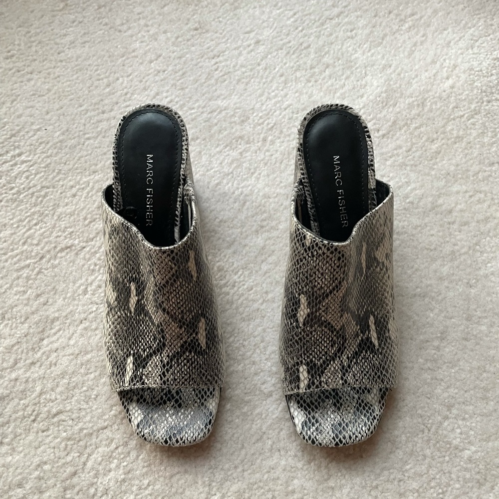 SNAKESKIN HEELED SANDALS